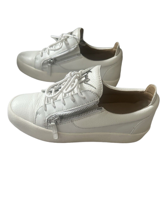 Giuseppe Zanotti Frankie White